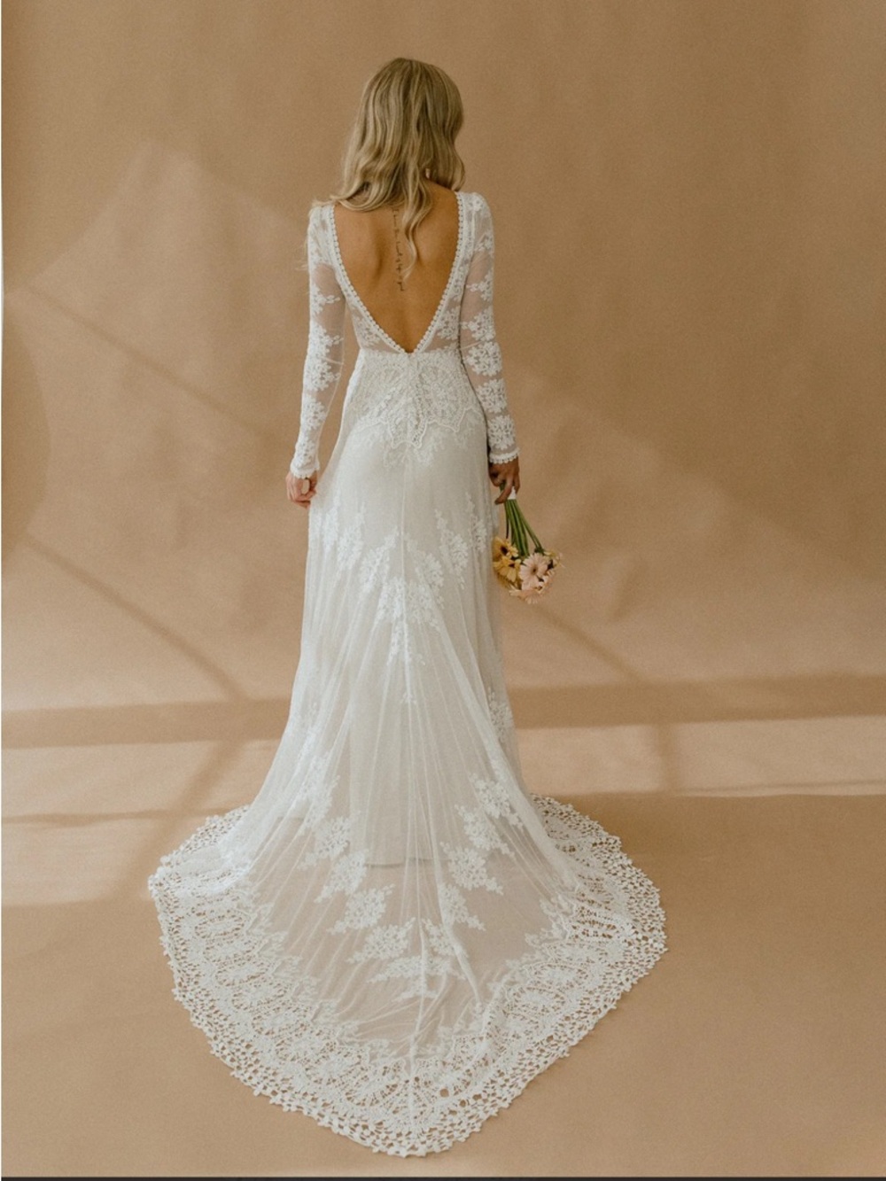 Lisa Lace Wedding Dress